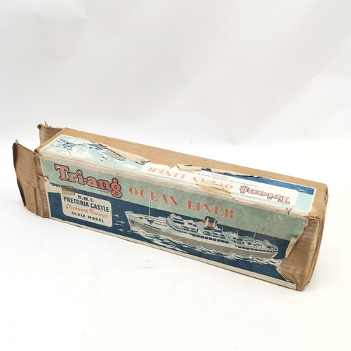 194 - Tri-ang ocean liner RMS Pretoria Castle in original retail box (52.5cm long) - running at time of li... 