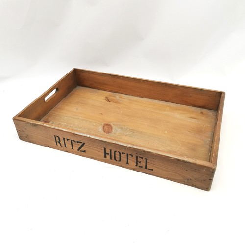 202 - Saint Hilaire cased 5 x silver plated snail card holders t/w wooden 'Ritz Hotel' tray (55cm x 35cm x... 