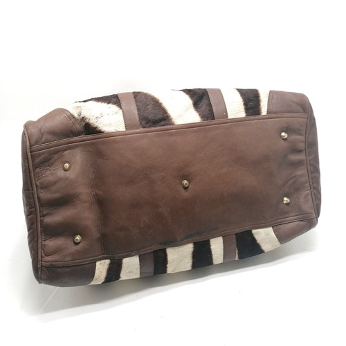 236 - Unusual brown leather & zebra hide weekend bag - 50cm long x 28cm x 30cm high