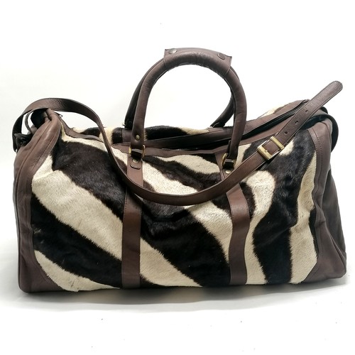 236 - Unusual brown leather & zebra hide weekend bag - 50cm long x 28cm x 30cm high