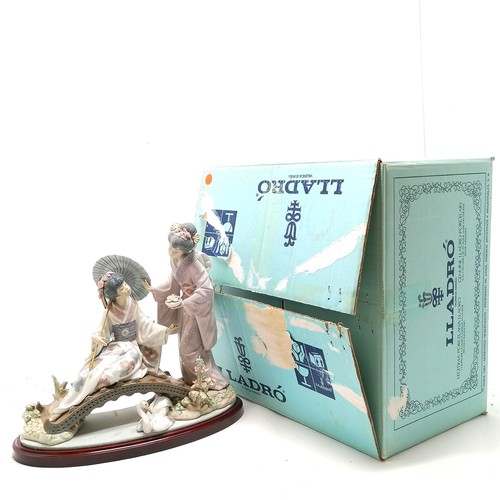 268 - Lladro 'Springtime in Japan' large figurine (with base) by Salvador Debón ~ approx 35cm across x 32.... 