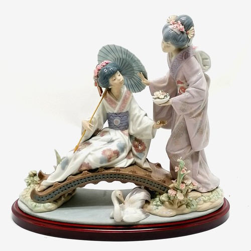 268 - Lladro 'Springtime in Japan' large figurine (with base) by Salvador Debón ~ approx 35cm across x 32.... 