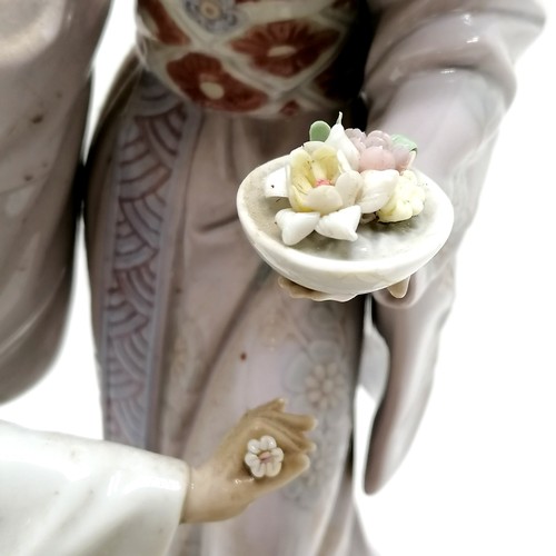 268 - Lladro 'Springtime in Japan' large figurine (with base) by Salvador Debón ~ approx 35cm across x 32.... 