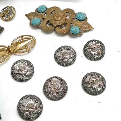 277 - Egyptian revival belt buckle, 2 x boxed part sets of buttons (inc Hardy Bros, Brisbane box), 2 x chi... 