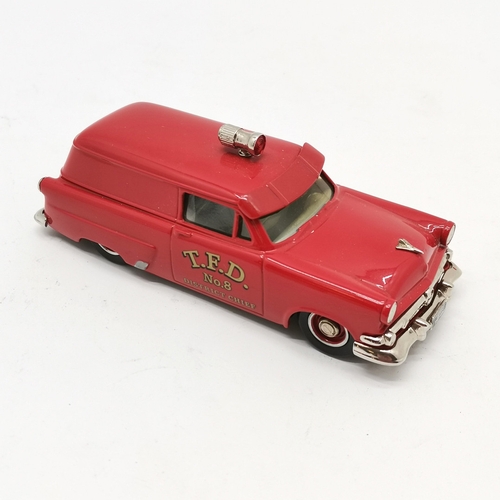 304 - Durham classics boxed DC-7D 1954 Ford Courier 