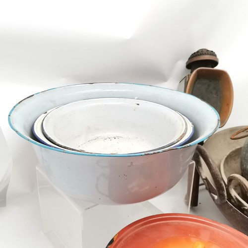 351 - 4 large metal cooking bowls, largest 52cm diameter T/W enamel bowls and an orange enamel lidded pot ... 