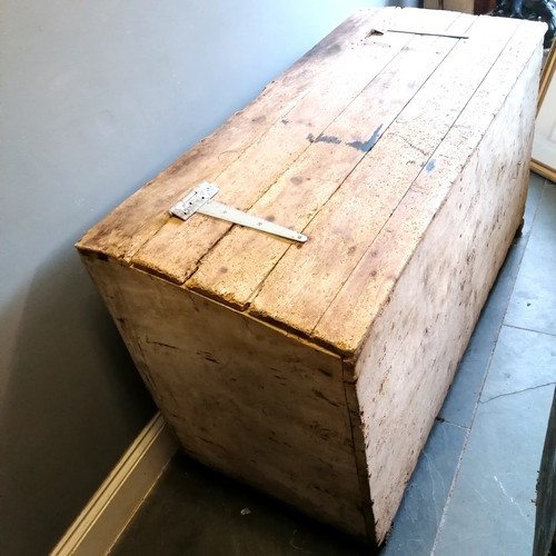 352 - Antique yew wood large animal feed storage box - has old signs of worm and lid is detached - 88cm hi... 