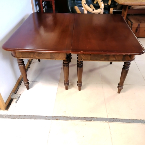 357 - Antique mahogany extending dining table with 3 spare leaves - extended 240cm long closed 128cm long ... 