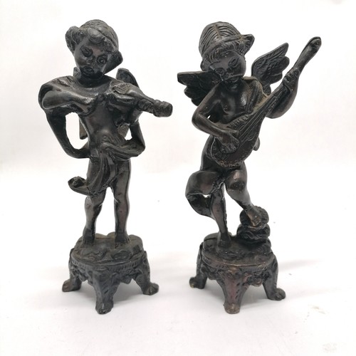 372 - 4 x cast brass cherub figures (14cm) t/w silver pepperette (33g)