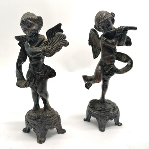 372 - 4 x cast brass cherub figures (14cm) t/w silver pepperette (33g)