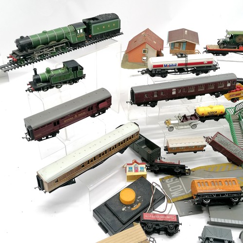 376 - Qty of model railway inc Hornby Flying Scotsman etc ~ SOLD IN AID OF STALBRIDGE COMMUNITY CHARITY