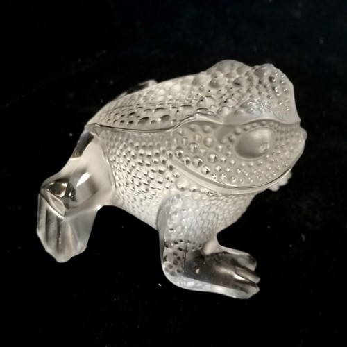 10 - Lalique frosted gregoire toad - 10cm square ~ has damage to 1 eye