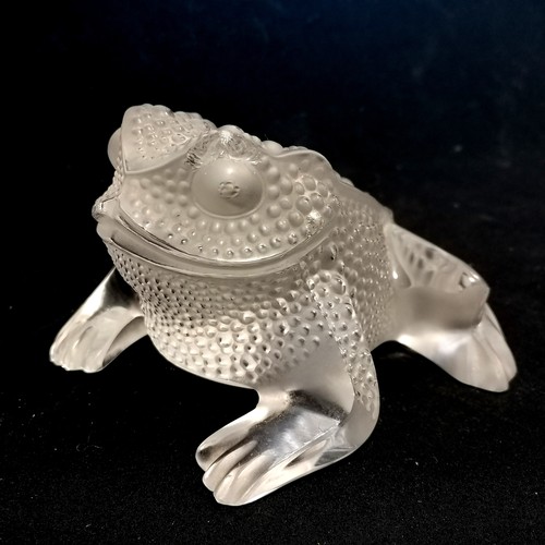 10 - Lalique frosted gregoire toad - 10cm square ~ has damage to 1 eye