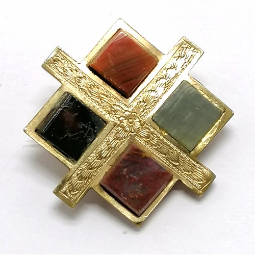 662 - Antique Scottish hardstone unmarked silver brooch - has kitemark registration mark for 13-2-1867 ~ 3... 