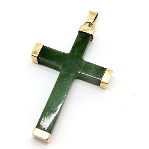 674 - 18ct marked gold mounted nephrite jade cross pendant - 4.5cm & 4.9g total weight ~ has some natural ... 