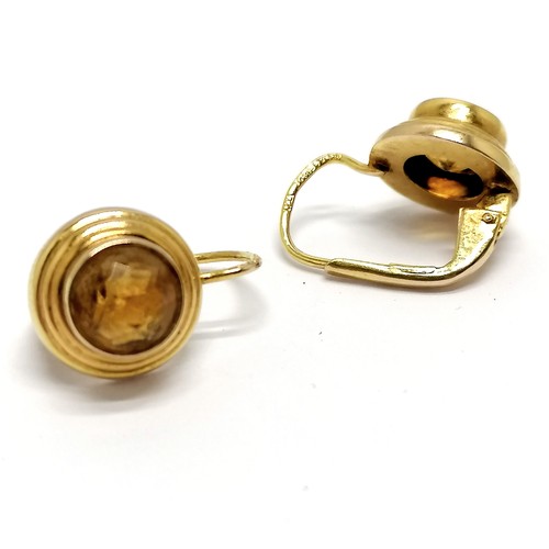 680 - 9ct hallmarked gold citrine stone set pair of earrings - 1.2cm drop & 1.8g total weight