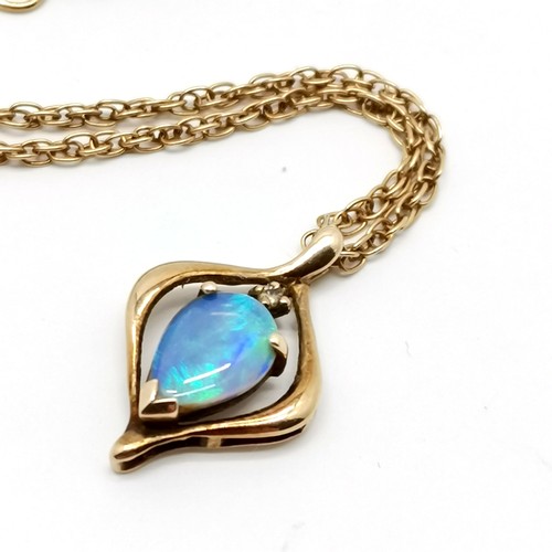 682 - 9ct marked gold opal & diamond Art Nouveau style pendant on a 9ct hallmarked gold 46cm neckchain - t... 