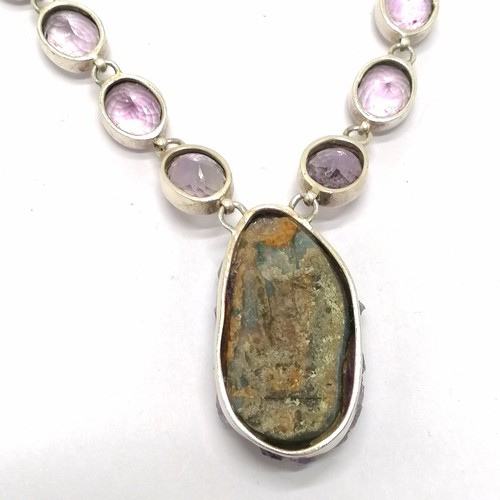 734 - Silver necklet set with amethysts with natural amethyst geode pendant (4.5cm) - 38cm long & total we... 