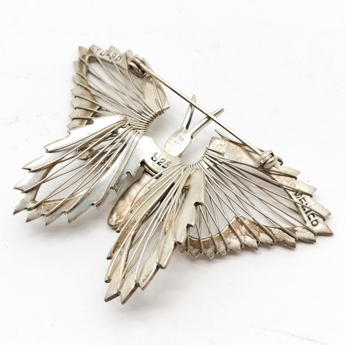 745 - Mexican (with english import marks) silver butterfly brooch with wire detail - 7cm wingspan & 18.8g ... 