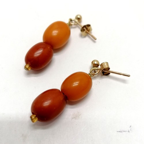 777 - Qty of antique amber jewellery inc gold mounted earrings (2.5cm drop) etc - some a/f ~ total weight ... 