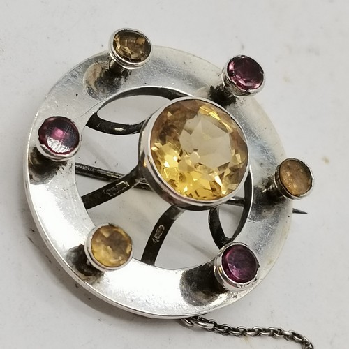 807 - Antique unmarked silver Scottish citrine & amethyst stone set brooch (with safety chain) - 3.5cm dia... 