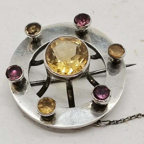 807 - Antique unmarked silver Scottish citrine & amethyst stone set brooch (with safety chain) - 3.5cm dia... 