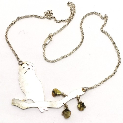 827 - Silver marked unusual barn owl necklet with bead detail - 45cm & 15.3g total weight