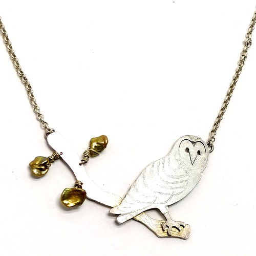 827 - Silver marked unusual barn owl necklet with bead detail - 45cm & 15.3g total weight