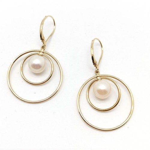 851 - 9ct hallmarked gold pearl eccentric circle drop earrings - 4cm drop & 4.3g total weight