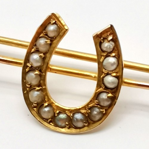 858 - Antique 9ct marked gold bar brooch with horseshoe design set with seed pearl - 3.2cm & 1.2g total we... 