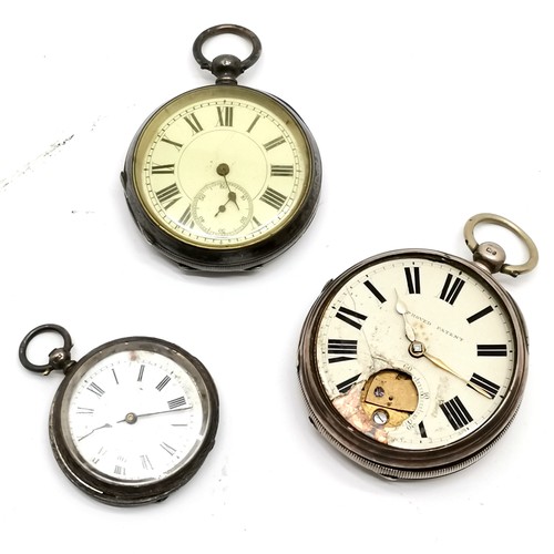 901 - 7 x vintage / antique pocket watches (3 with silver cases - largest 50mm) - all for spares / repairs