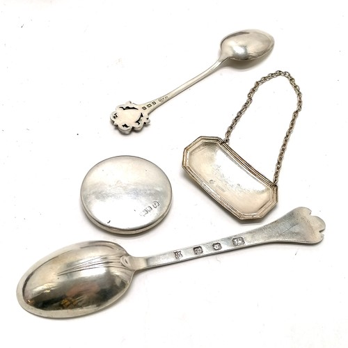 946 - 4 x silver - Port decanter label, Shrewsbury spoon (a/f), cased trefid spoon & purse mirror (4cm dia... 