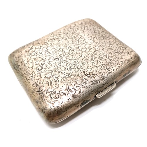 950 - Antique silver hallmarked cigarettes case with engraved detail t/w engine turned silver ashtray (9cm... 