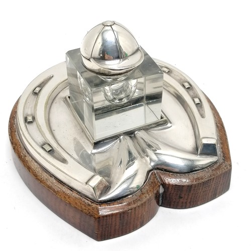 963 - Daniel & Arter silver plated horseshoe stand with glass inkwell with jockey cap hinged lid - 14cm x ... 