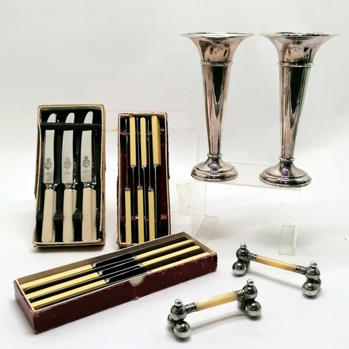 965 - 2 antique Mappin & Webb silver plated vases 20cm high, pair of mother of pearl knife rests T/W 3 box... 