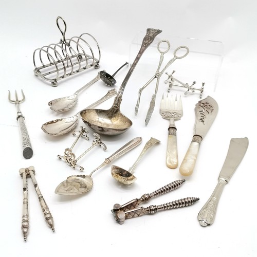 971 - Qty of silver plate inc toastrack, knife rests, bread fork, large kings pattern ladle (35cm long), s... 