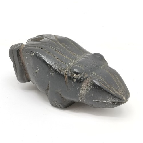 29 - Chinese neolithic carving of a toad - 8cm