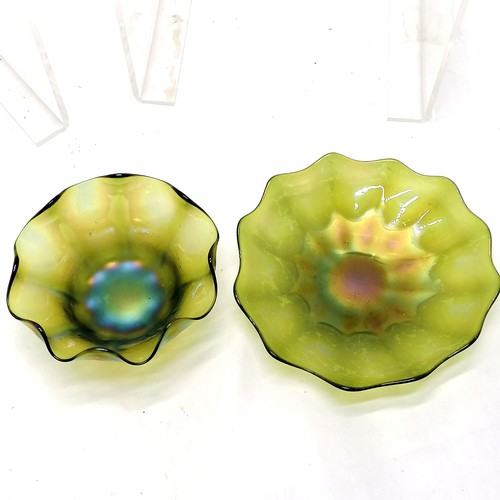 117 - 4 x Loetz (?) iridescent dessert bowls on plates (17cm diameter) - no obvious damage