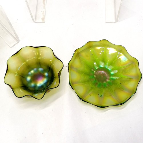 117 - 4 x Loetz (?) iridescent dessert bowls on plates (17cm diameter) - no obvious damage