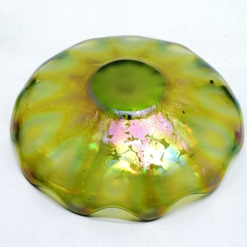 117 - 4 x Loetz (?) iridescent dessert bowls on plates (17cm diameter) - no obvious damage