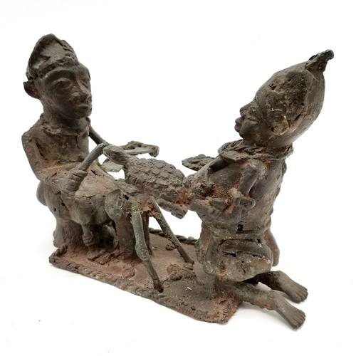 127 - Benin sand cast bronze sculpture of 2 figures - 18.5cm high x 26cm across