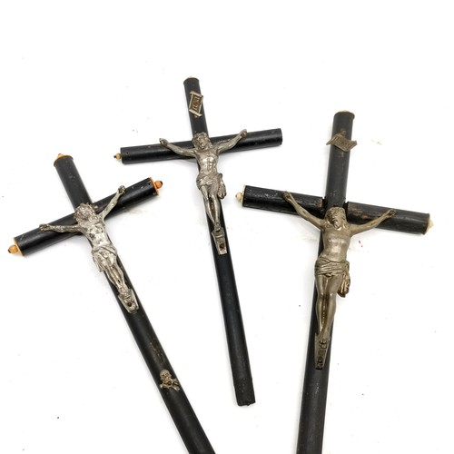 134 - Continental 3 x corpus christi crucifixes t/w wooden cross (35cm)