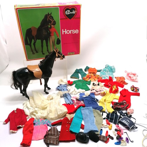 154 - Quantity of 1970's Sindy furniture, clothes, horse and 2 Sindy dolls some in their original boxes - ... 