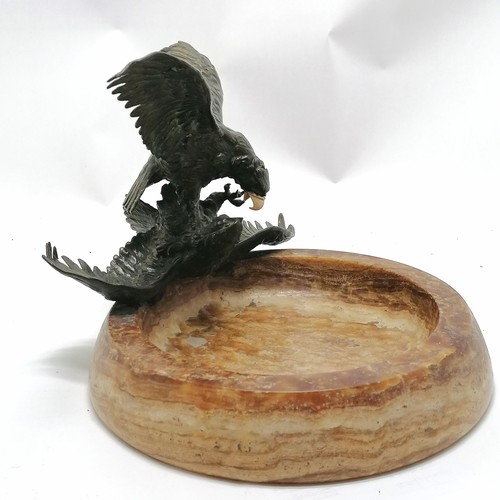 169 - Antique marble dish with cast bronze detail of 2 birds of prey fighting - 25cm diameter x 20cm high ... 