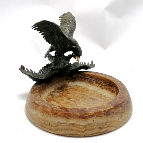 169 - Antique marble dish with cast bronze detail of 2 birds of prey fighting - 25cm diameter x 20cm high ... 