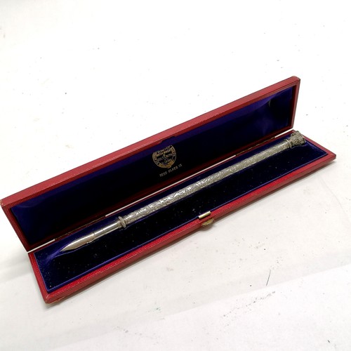 199 - Victorian unmarked silver dip pen with inscription 'City of London school (Mr Deputy Virtue's) Comme... 