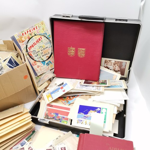 250 - Large qty of stamps (inc Kiribati) / PHQ cards / albums etc