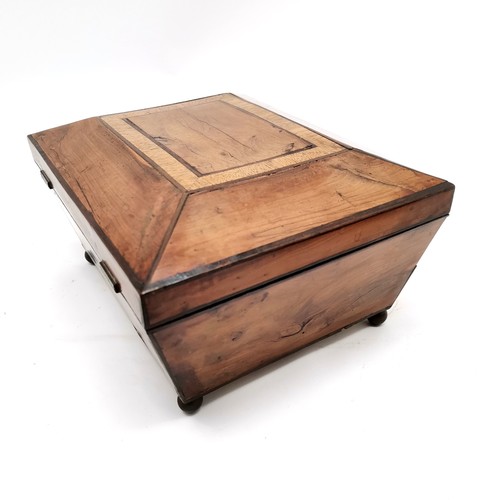 261 - Regency yew wood veneered sewing box with fitted tray terminating on 4 brass ball feet - 25cm x 20cm... 