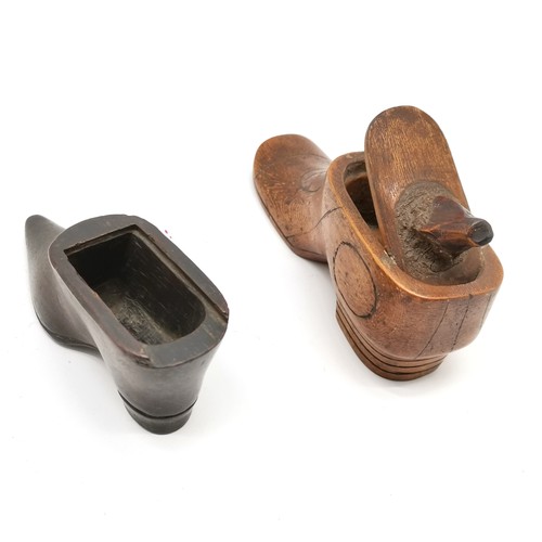 279 - 2 x antique wooden snuff shoes - smallest 10cm and lacks lid