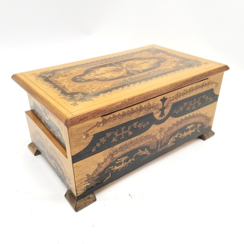 296 - Vintage sorrento musical wooden jewellery box (23.5cm x 14.5cm x 11cm high) t/w hand carved wooden m... 